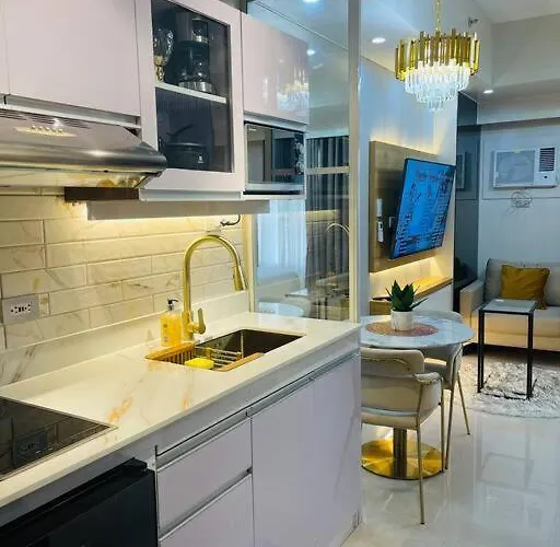 Marias Near Bay Free Use Of Pool Apartment Manila